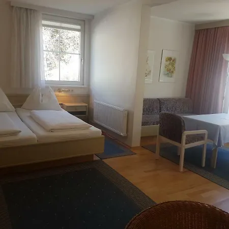 Comfort Rooms Bruckner Hotel 2*