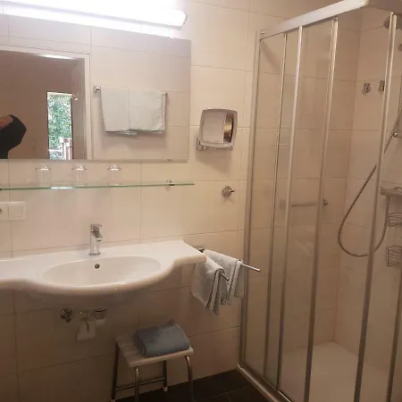 Hotel Comfort Rooms Bruckner 2*